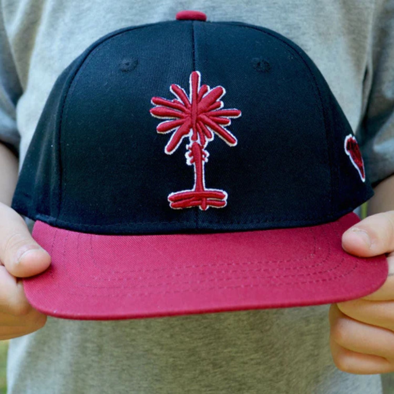SOUTH CAROLINA GAMECOKS YOUTH BLACK WITH GARNET PALMETTO TREE SNAPBACK