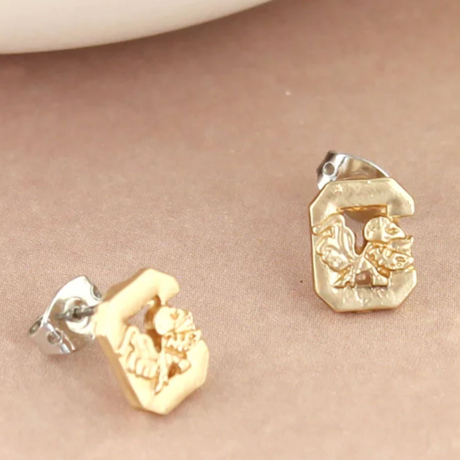 SOUTH CAROLINA GAMECOCKS GOLD TONE BLOCK C STUD EARRINGS